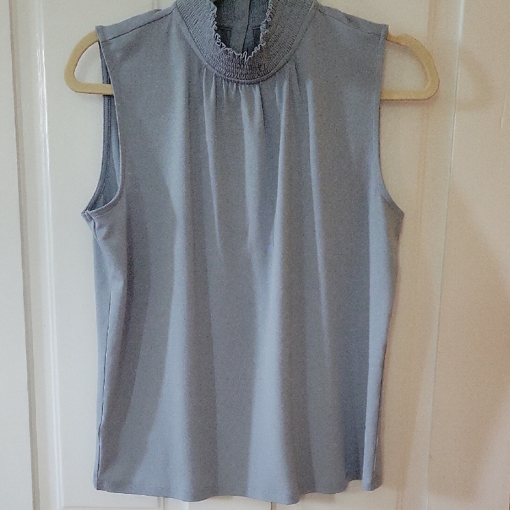 Ann Taylor Gray Ribbed Sleeveless Blouse with Mandarin Collar